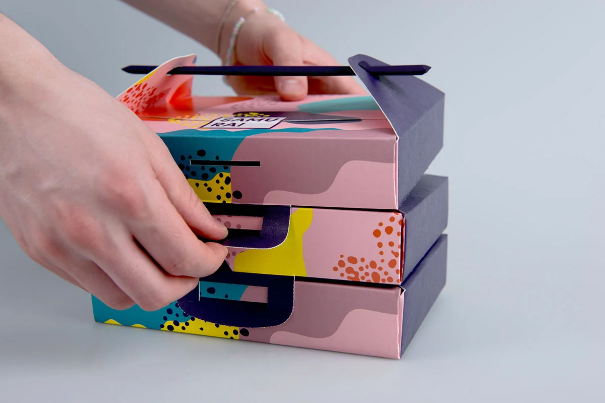 moving boxes with handles and lids
